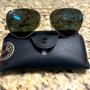 Ray Ban aviators with matte gold finish, green polarized lenses